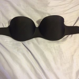 Adhesive bra