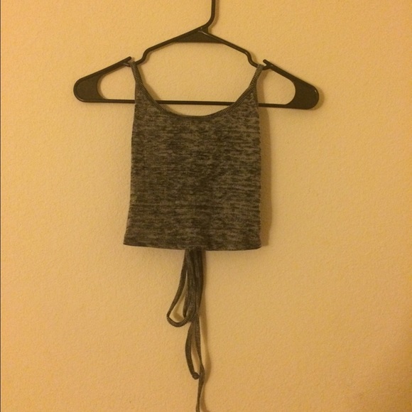 grey pacsun crop top