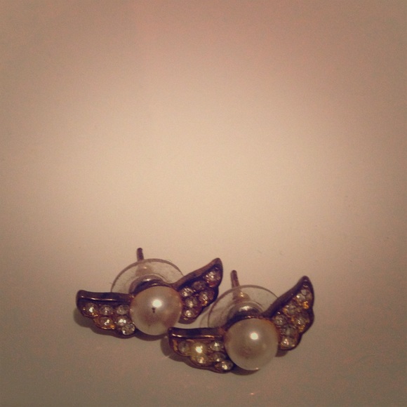 Betsey Johnson Earrings - Picture 1 of 3