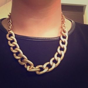 Golden link necklace
