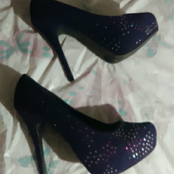 Studded high heels - Picture 2 of 3