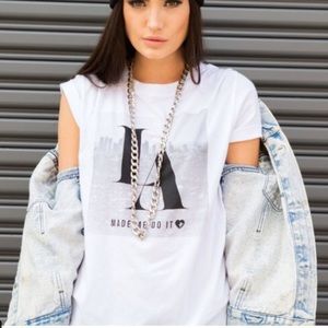 🆕 LA MADE ME DO IT. Y&R tee