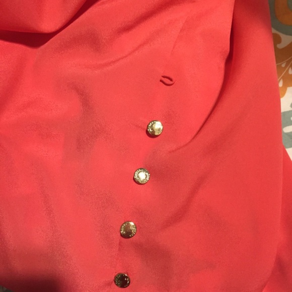 GUESS - coral belted dress with gold buttons - Picture 3 of 3
