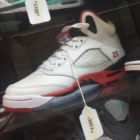 Jordan retro fire red 5s - Picture 4 of 4