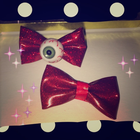 ON HOLD 🚫Eyeball Hair Bow❤️❤️