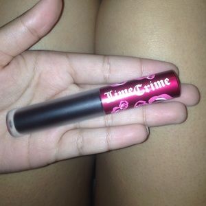 Lime Crime Black Velvet Velvetine