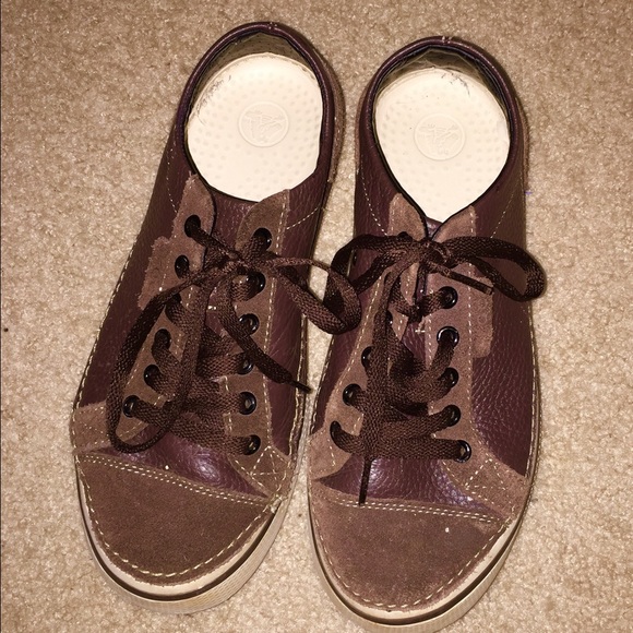 leather brown crocs shoes