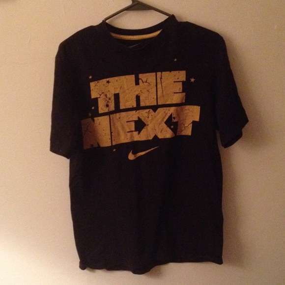 Nike tee