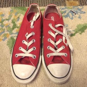 Red converse.