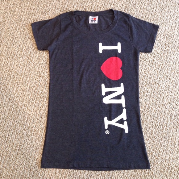 🚫SOLD In Bundle I ❤️ NY Black Crew Neck T-Shirt - Picture 2 of 3