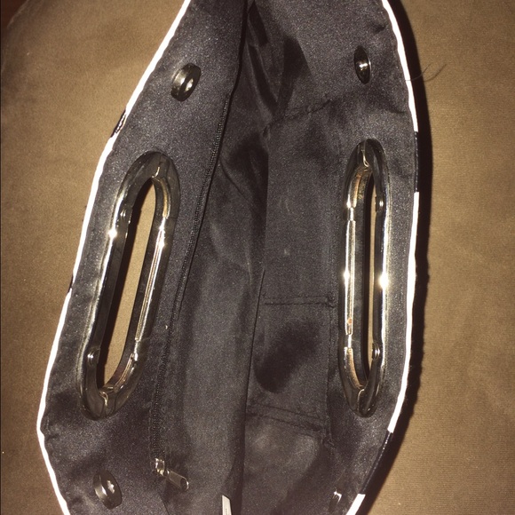 Purse - Picture 2 of 2