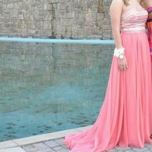 Beautiful Sherri Hill gown. Only worn once.