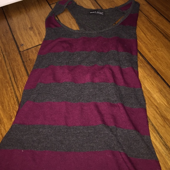 red / burgundy top! - Picture 1 of 4