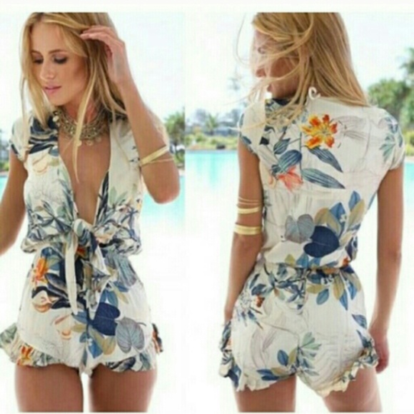 ❌SOLD❌Now in floral romper..  NWOT
