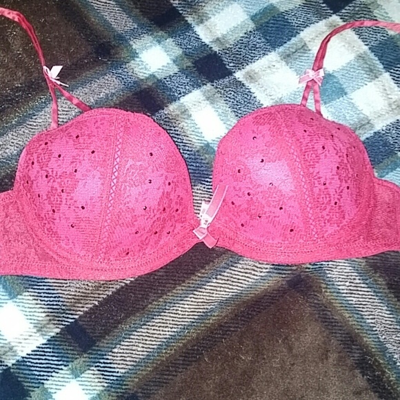 Vs bra 32D never worn crystals on the lace