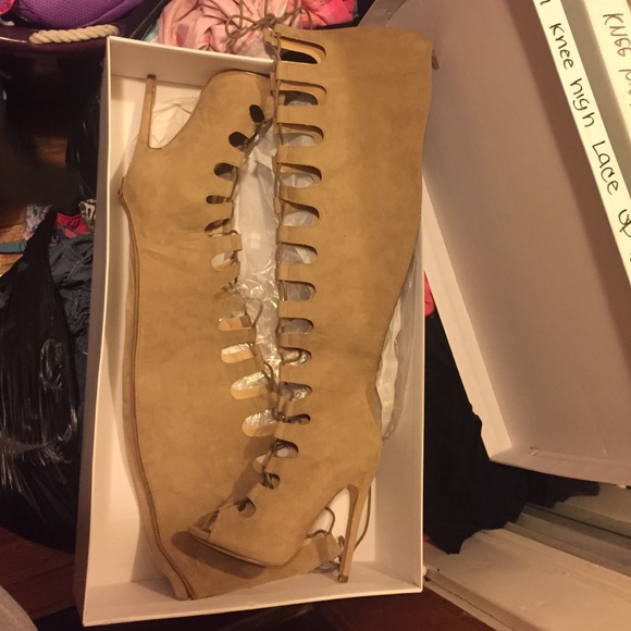 Nude lace up booties - Picture 2 of 3