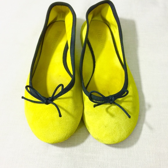 NEW Lulu Bravo Bright Yellow Suede Flats - Picture 3 of 4