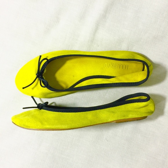 NEW Lulu Bravo Bright Yellow Suede Flats - Picture 4 of 4