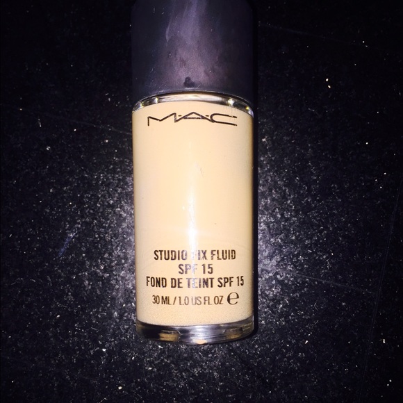 MAC Studio Fix Fluid SPF 15