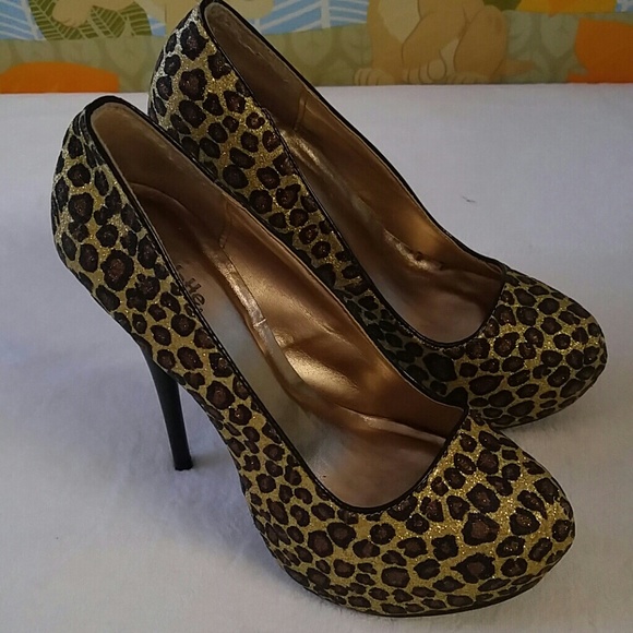 Glittery cheetah Charlotte Russe heels - Picture 1 of 4