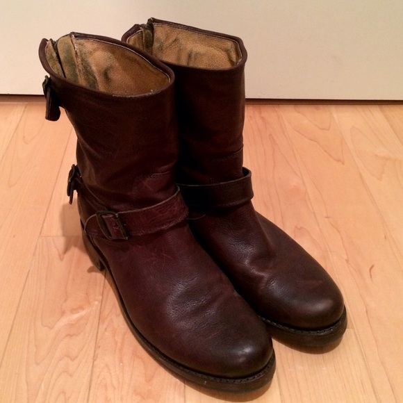 *SOLD*Frye Veronica Boots - Dark Brown - Picture 3 of 4