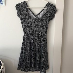 Brandy Melville Crossback Skater Dress 🌸