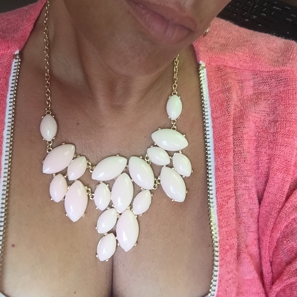 Lite pink statement necklace w/ earrings