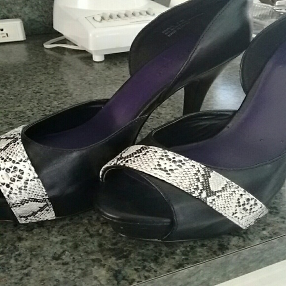 Shoes size 8.5 - Picture 4 of 4