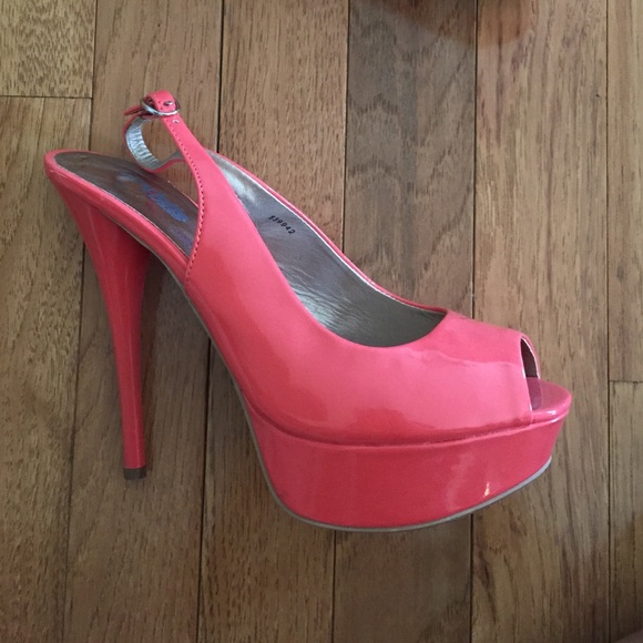 Heels - Picture 2 of 3
