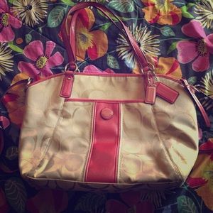 💜Beautiful large coach bag💜