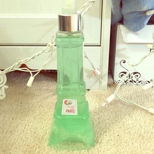 Sweet On Paris Glimmer Spray