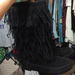 Fringe boots