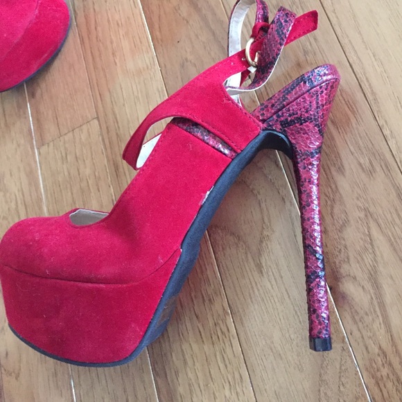 Heels - Picture 2 of 2