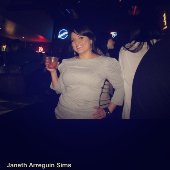 Grey jersey puff sleeve shirt