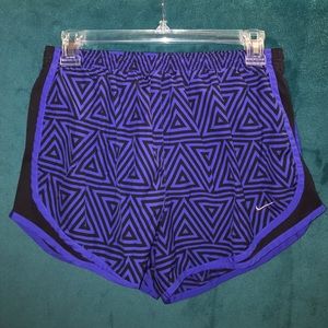 Nike shorts size medium