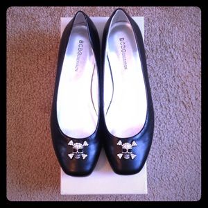 BCBGeneration Skull Flats