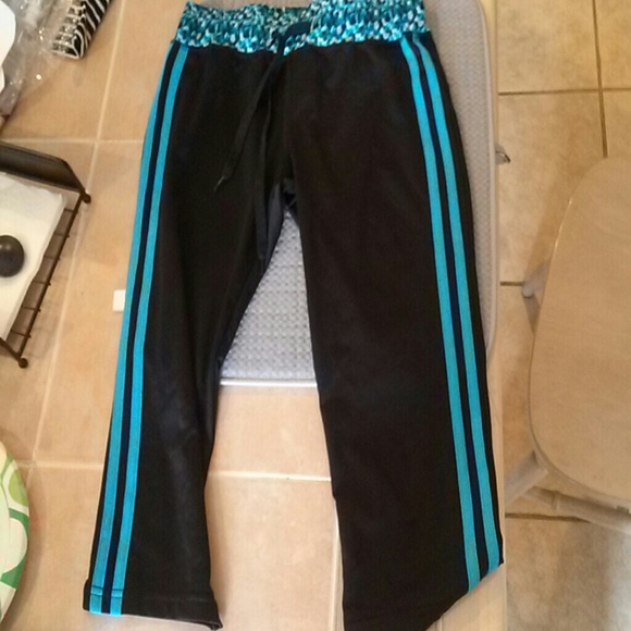 SOLD Workout Outfit - Picture 3 of 3
