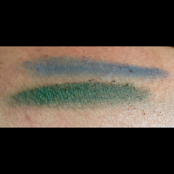 Chanel French Accents Duo Stick Emerald & Sapphire Host Pick 11/03/2021 - Picture 4 of 8