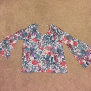Large, floral blouse, great fit