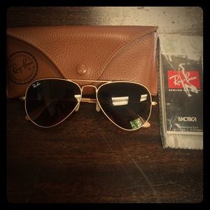 Aviator LG Metal sunglasses w-gold rim and case