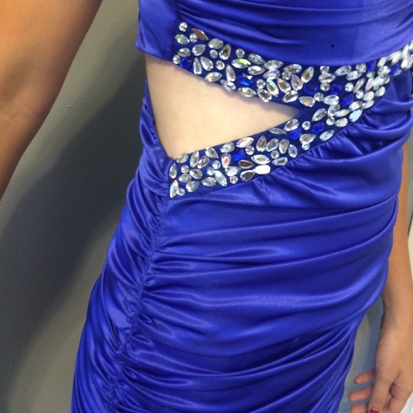Dress - Picture 2 of 3