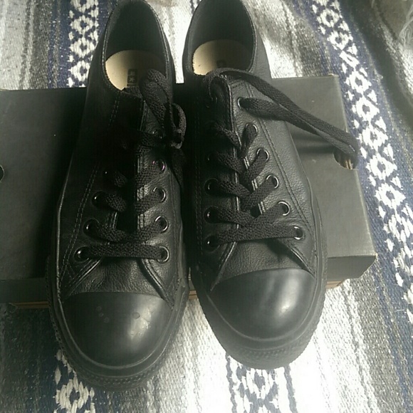 🆕 Leather UNISEX Converse low-tops 7.5