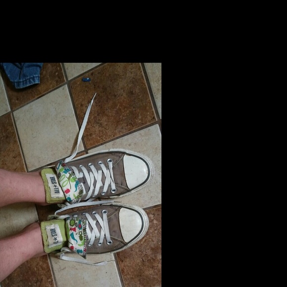 Grey converse. - Picture 4 of 4