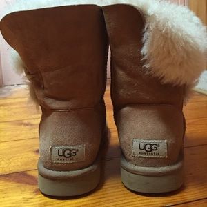 UGG Boots Bailey Button size 7