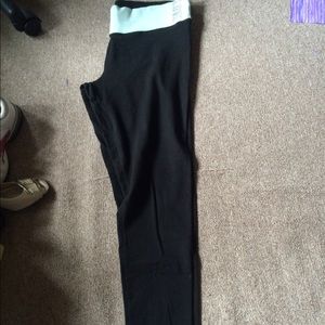 *SOLD* VS Pink Yoga Leggings