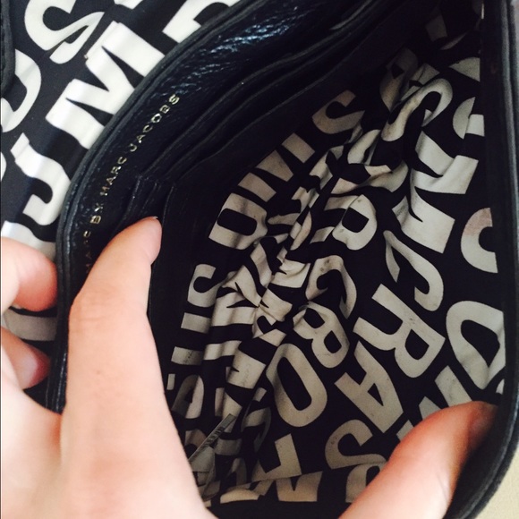 Marc by Marc Jacobs cross body. Classic Q Karlie - Picture 3 of 4