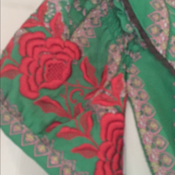 Blouse - Picture 2 of 3