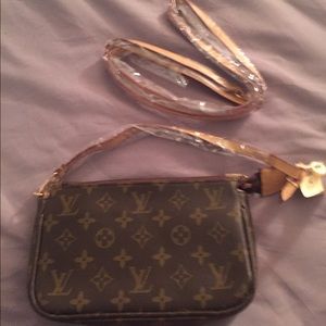 Fake Louis Vuitton purse