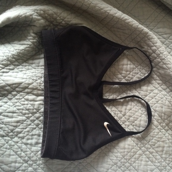 Nike pro reversible sports bra