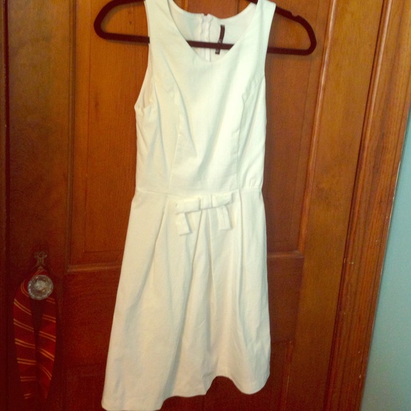 💕 White bow dress 🎀
